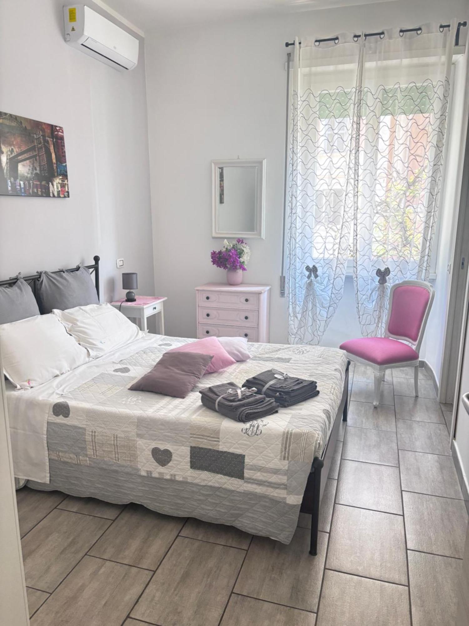 Pietro'S House Apartment Rome Bagian luar foto