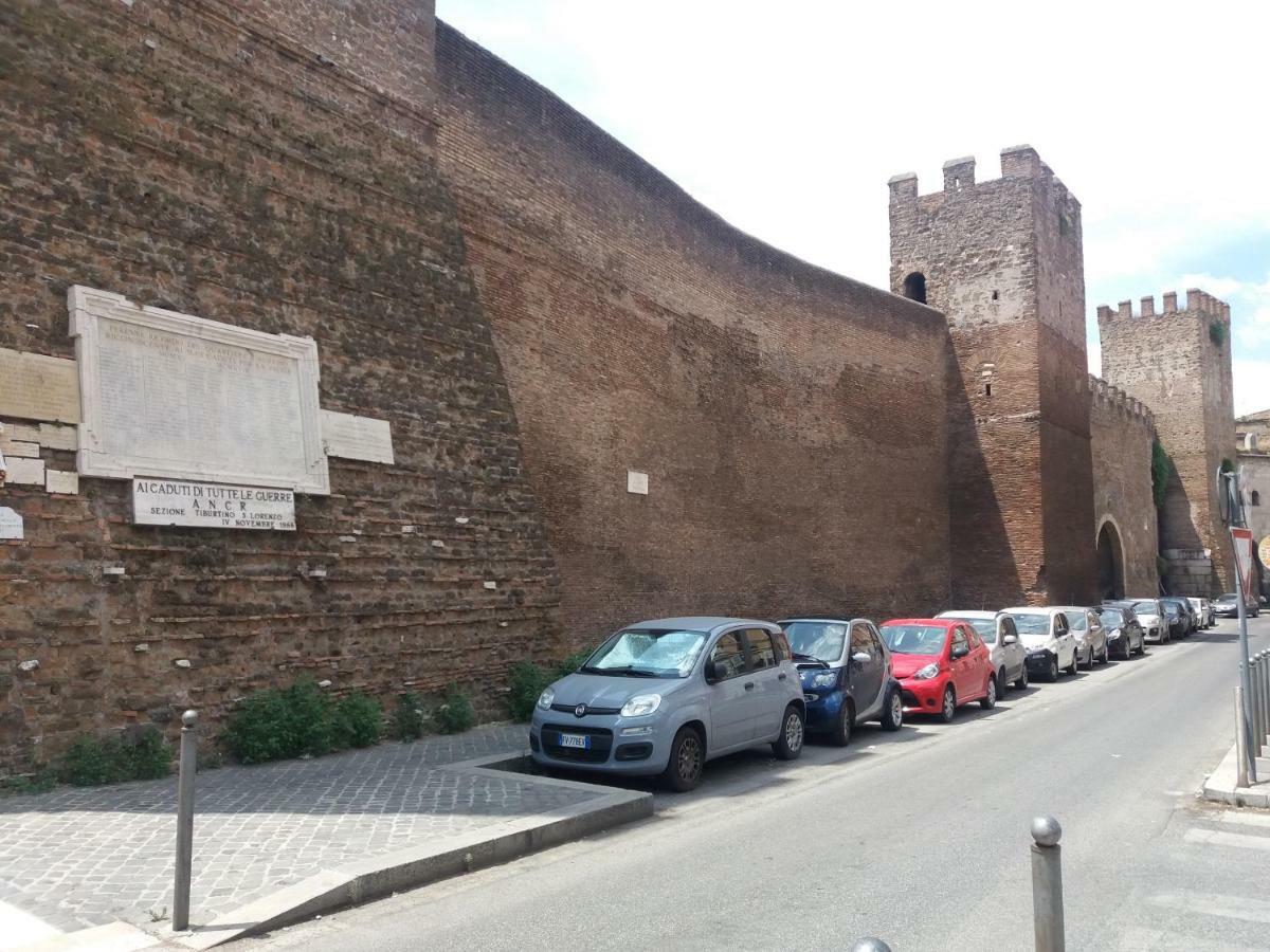 Pietro'S House Apartment Rome Bagian luar foto